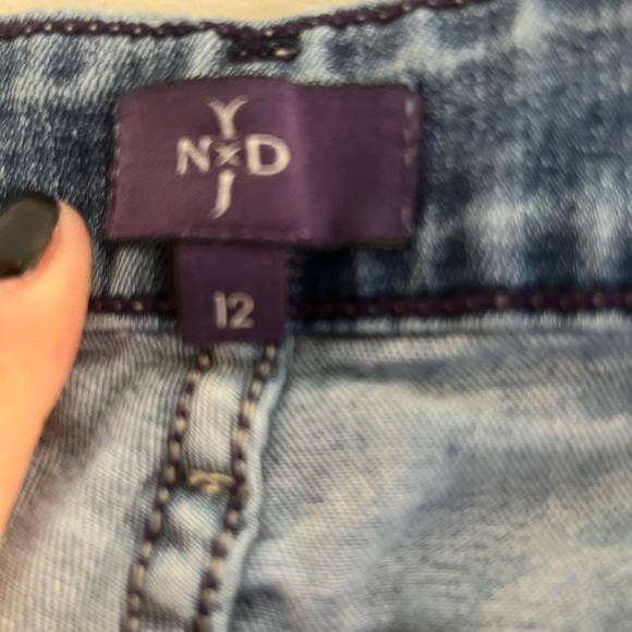 NYDJ Light Blue ‘Marilyn’ Straight Leg Jeans - Picture 3 of 6